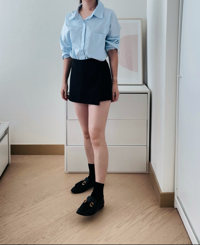 blue long-sleeved shirt