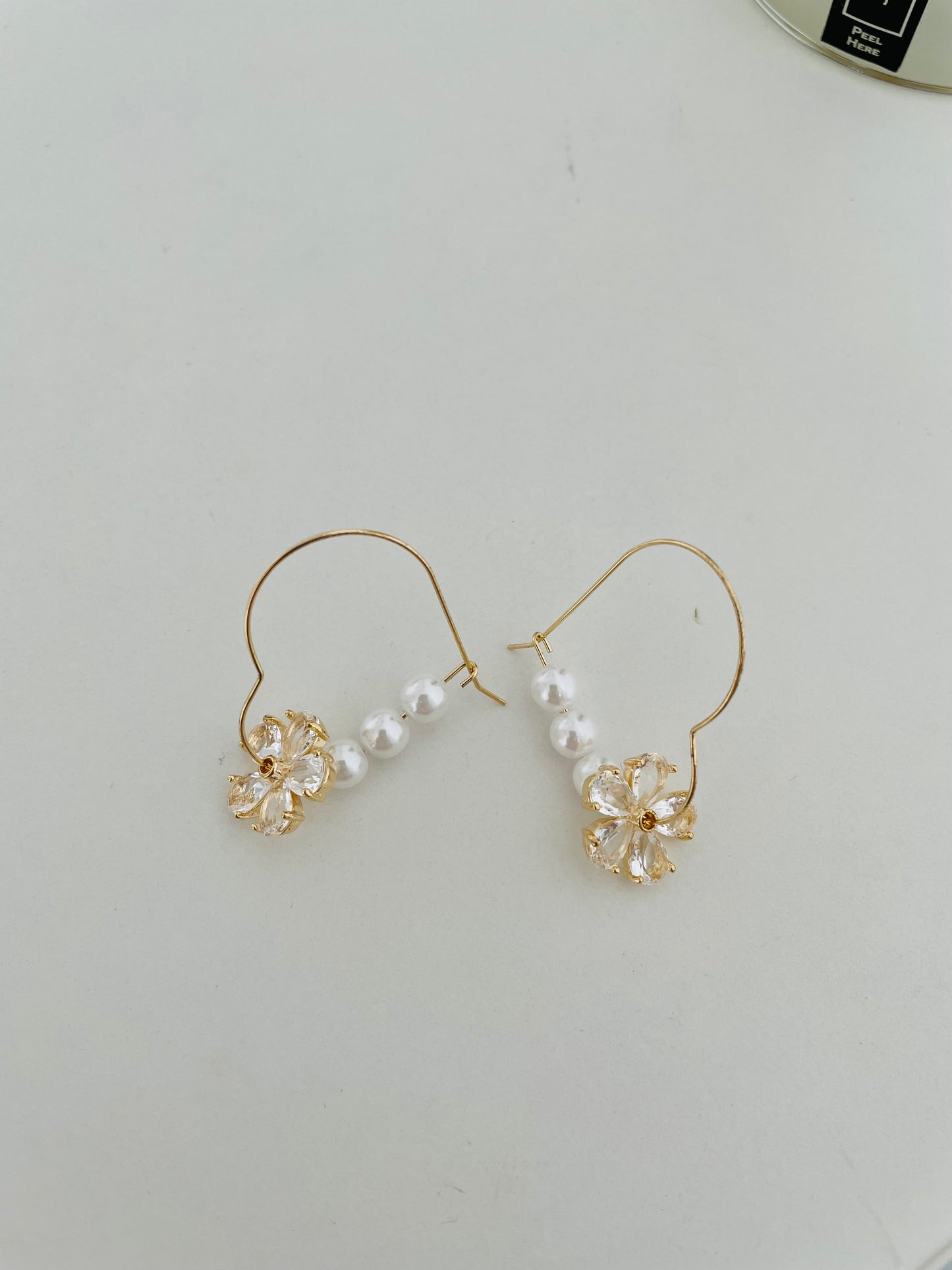 Heart-shaped flower earrings