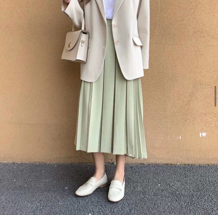 淺綠色百褶裙
