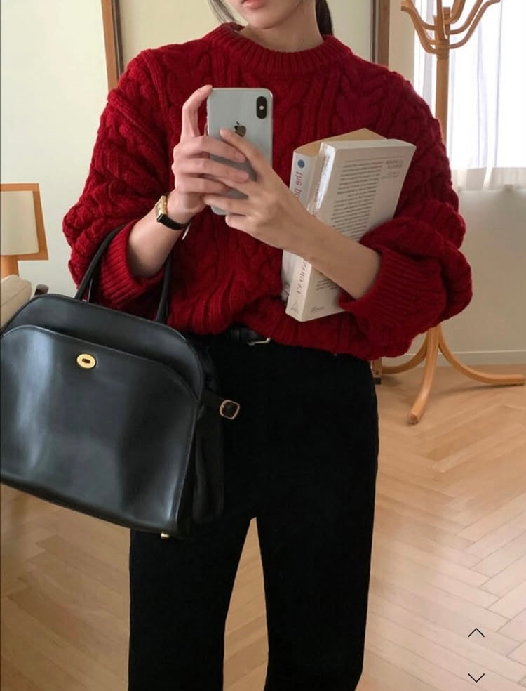 紅色麻花針織毛衣