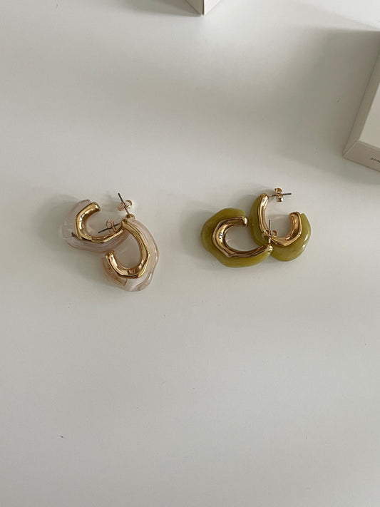 彎彎暗紋大理石質耳環