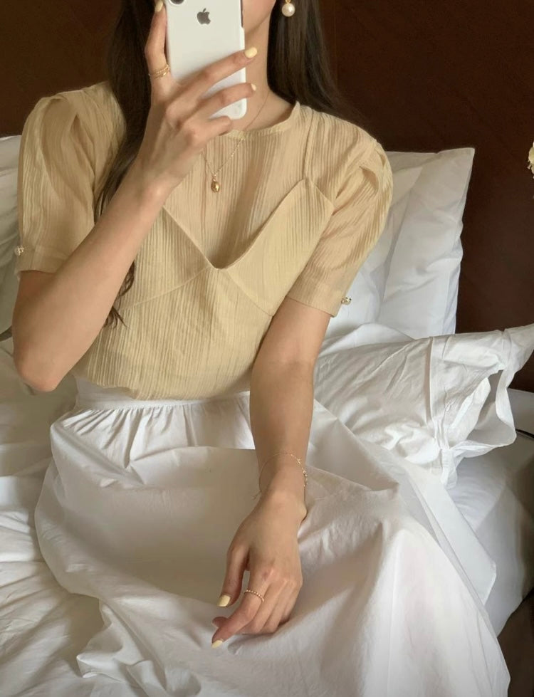 法式泡泡袖壓紋短衫